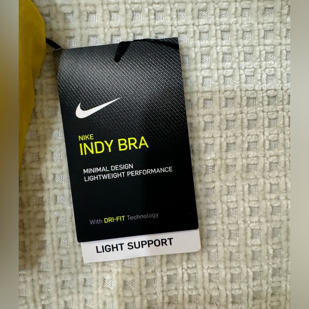 NWT Nike light support sports bra - Picture 2 of 5